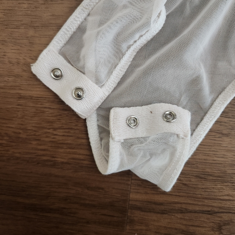 ASTR Blush Floral Ruffle Bodysuit Top - Picture 4 of 4